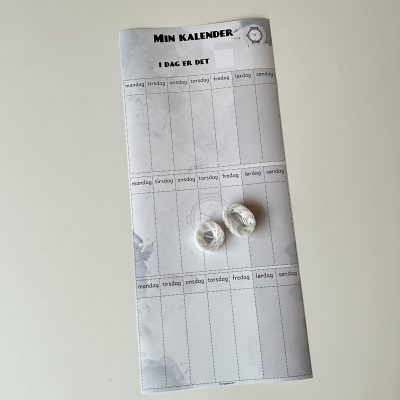 Kalender til børn (grå) - KUN plakat og velcro